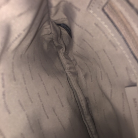 authentic Michael Kors purse MAKE OFFER MUST GO!!! - Picture 6 of 7